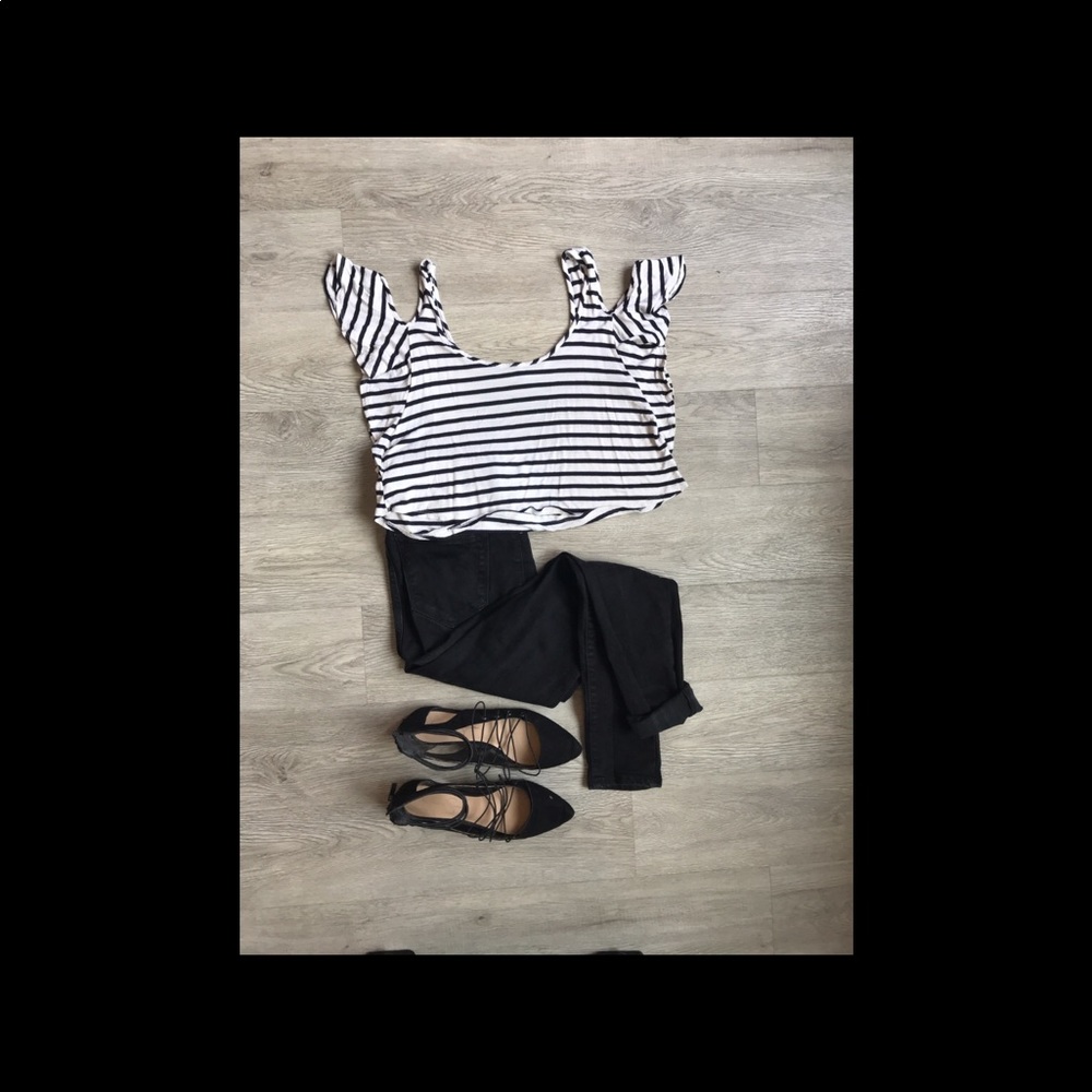 Striped Crop Top - Picture 2 of 3